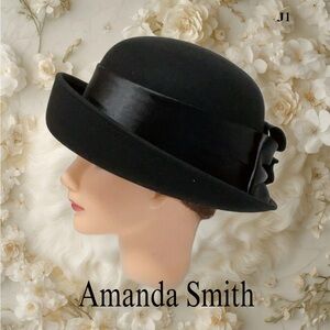AMANDA SMITH Black Wool Vintage Bowler Hat with Back Bow Made in Italy